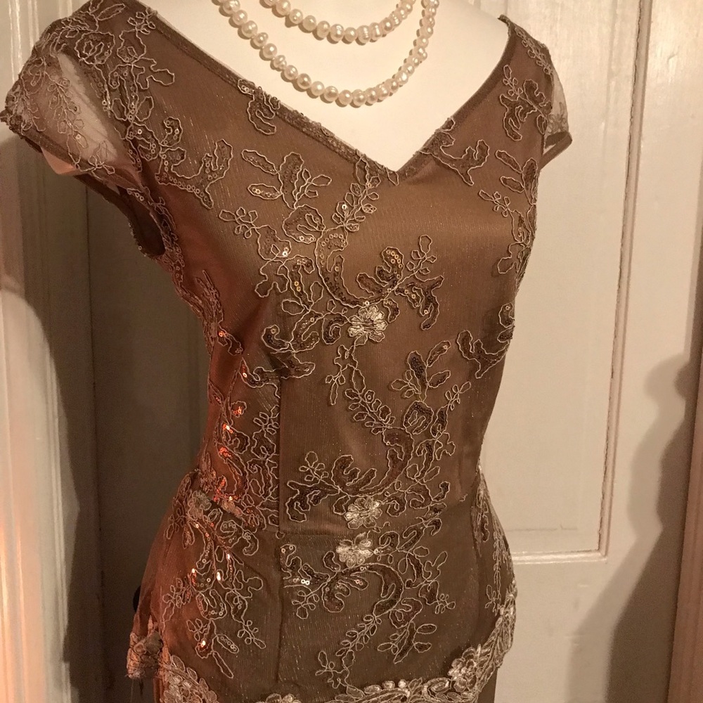 Stunning beautiful mother of the bride dress size: S  by: Candalite - Picture 11 of 14